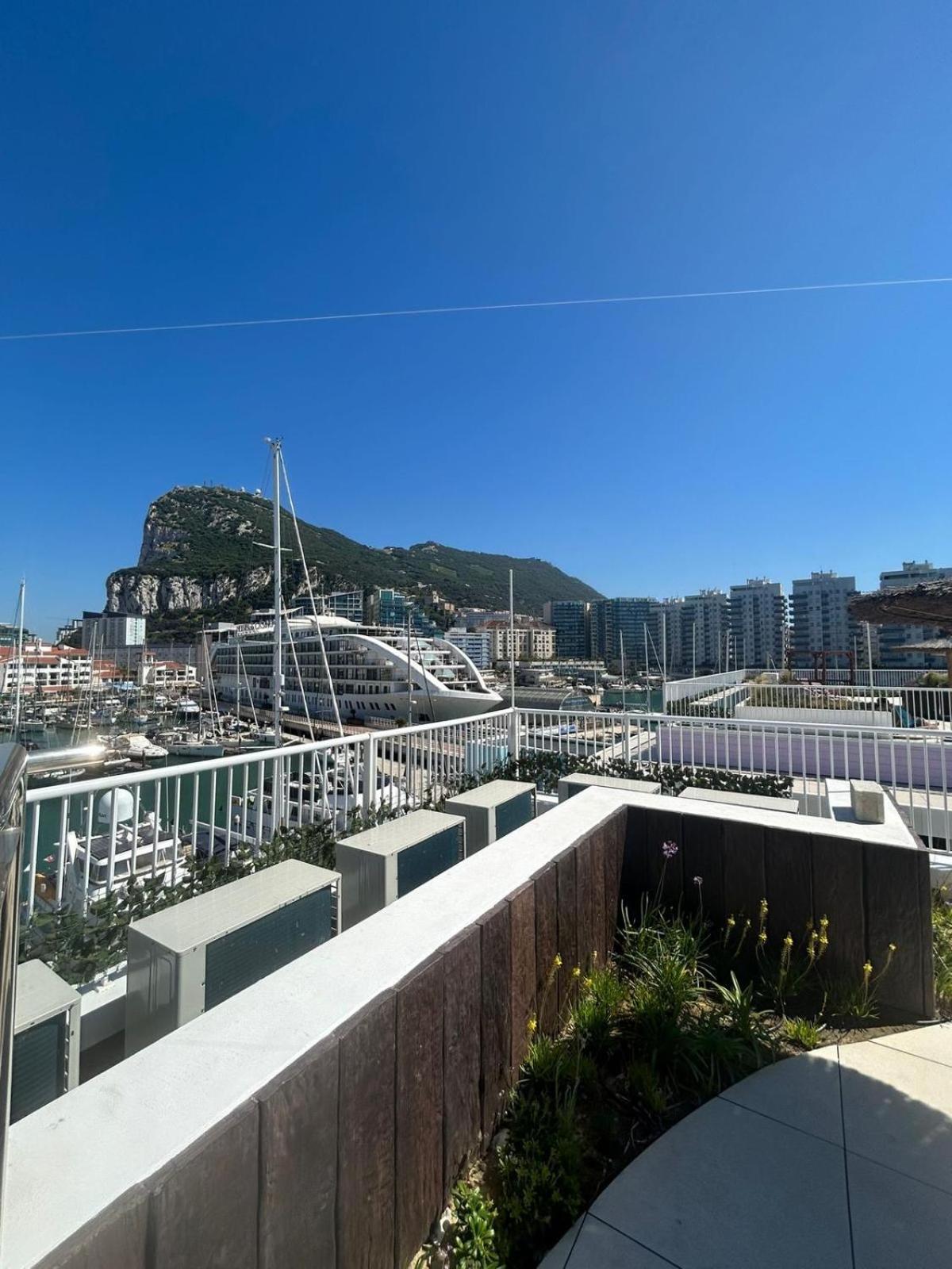 Marina Club Luxury Private Studio With Pool And Incredible Views Γιβραλτάρ Εξωτερικό φωτογραφία