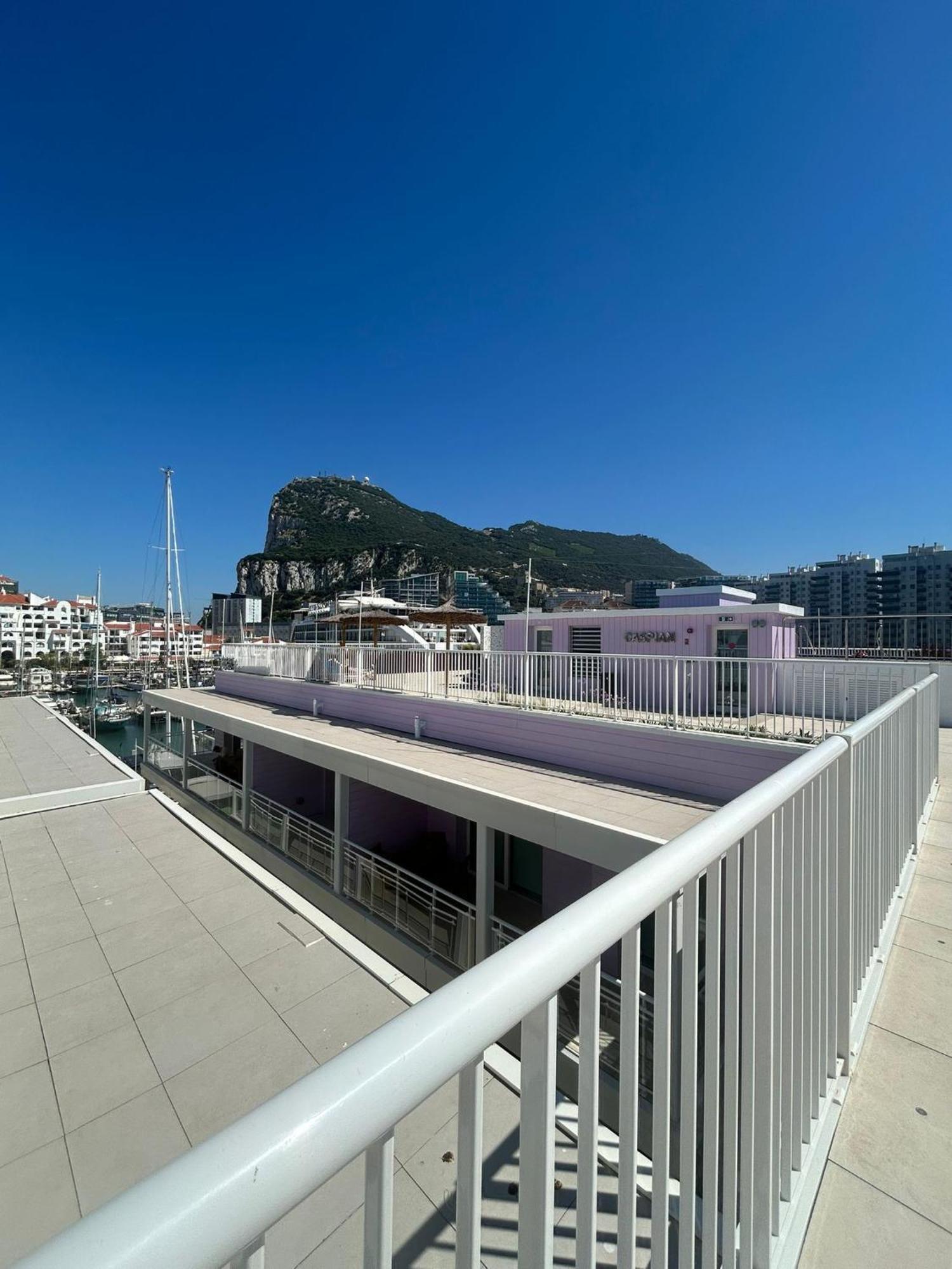 Marina Club Luxury Private Studio With Pool And Incredible Views Γιβραλτάρ Εξωτερικό φωτογραφία