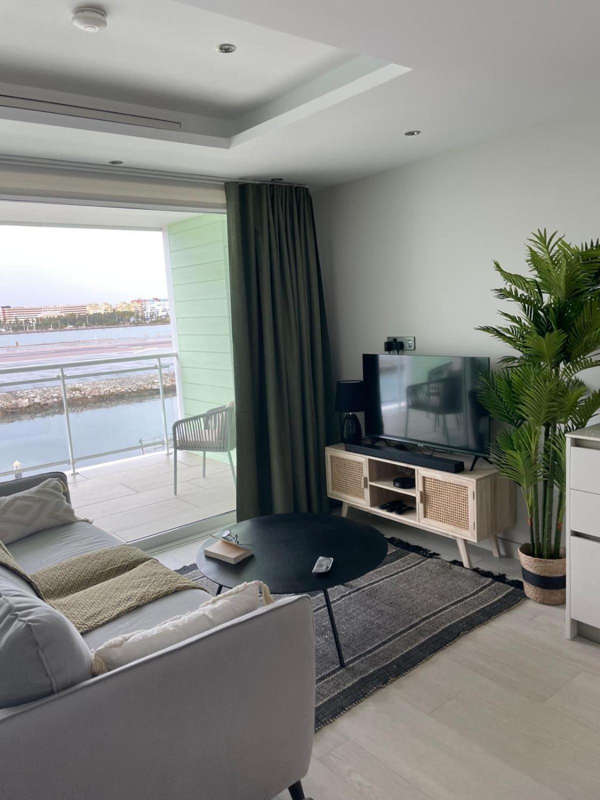 Marina Club Luxury Private Studio With Pool And Incredible Views Γιβραλτάρ Εξωτερικό φωτογραφία